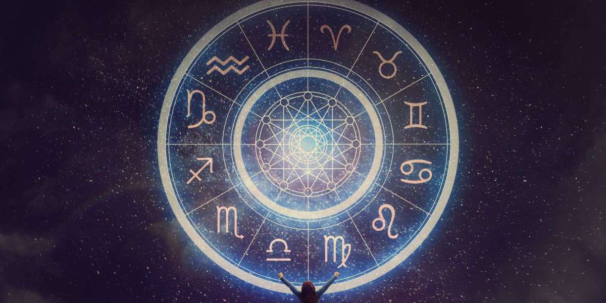 How Dubai's Astrologers Blend Traditional Wisdom with Modern Technology